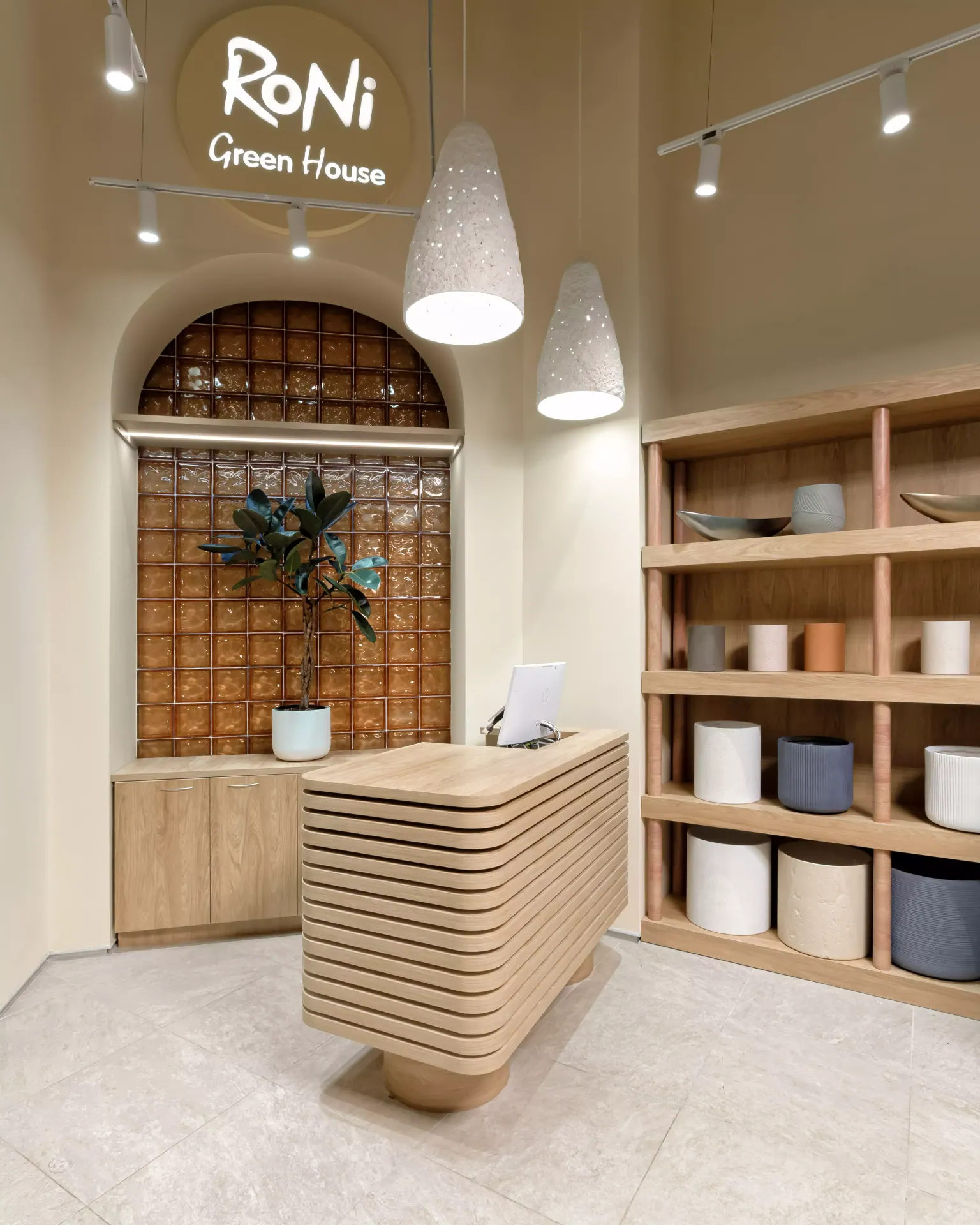 RONI Green House — image 6 of 9